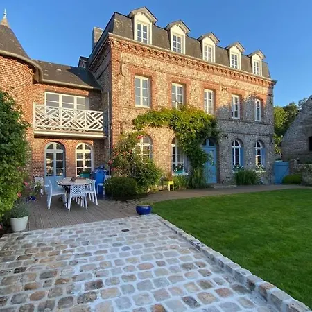 Les Volets Bleus De Les Roses 度假居