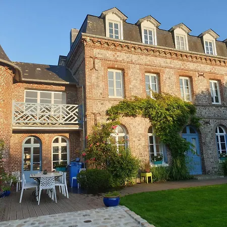 Les Volets Bleus De Les Roses Holiday home *