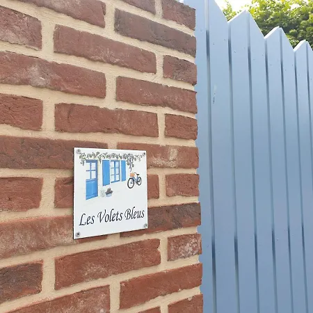 Les Volets Bleus De Les Roses 度假居