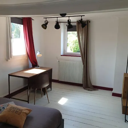 Holiday home Les Volets Bleus De Les Roses