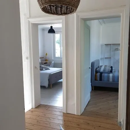 Holiday home Les Volets Bleus De Les Roses