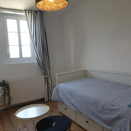 Holiday home Les Volets Bleus De Les Roses *
