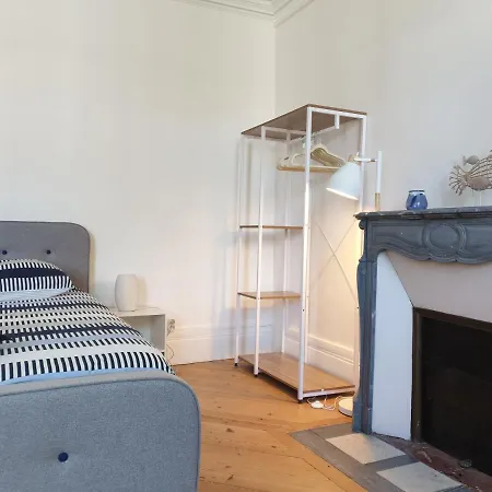 度假居 Les Volets Bleus De Les Roses *