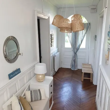 度假居 Les Volets Bleus De Les Roses